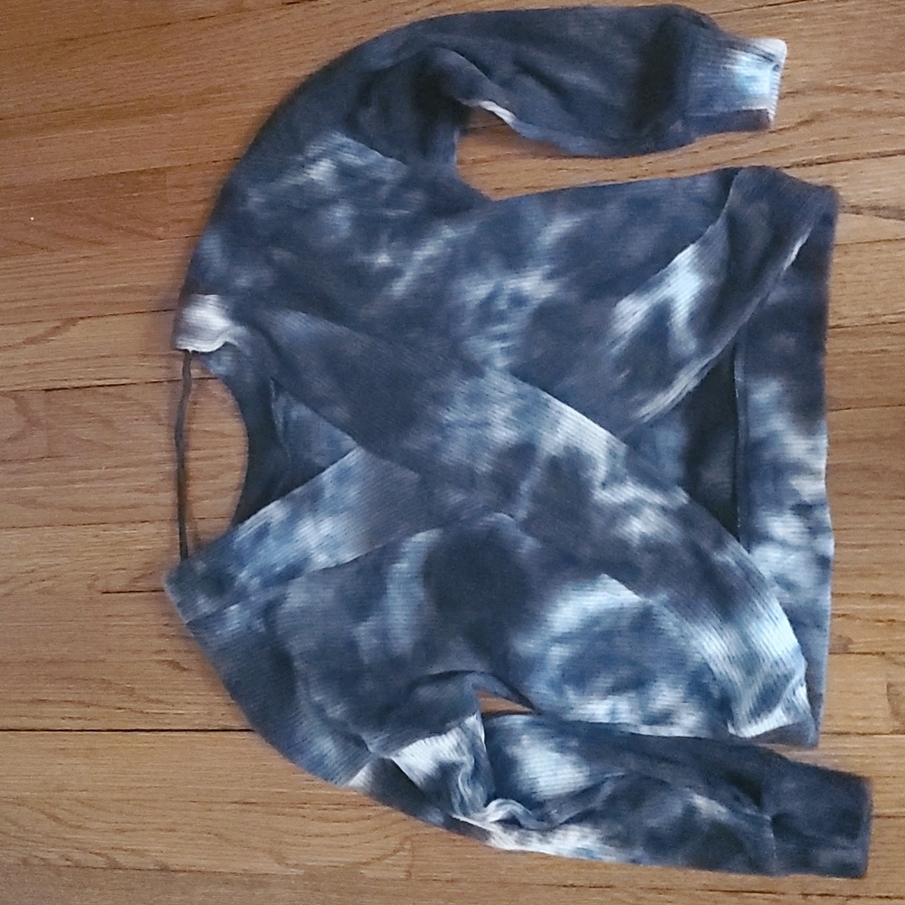 3 Sweaters Size Small - Picture 3 of 4